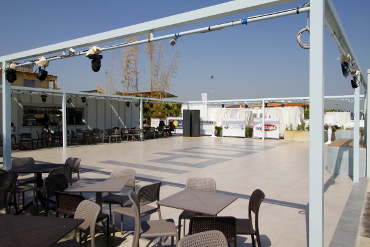 pista da ballo e interno del tropix lido